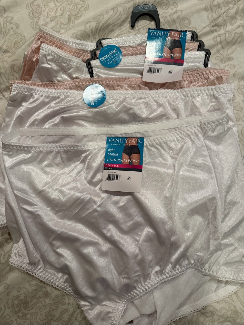 NWT 6 pair of Vanity Fair Light Control Briefs in White, Beige, and Pink